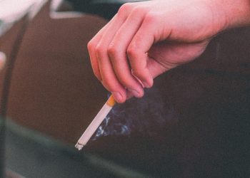Merokok di Luar Rumah Tidak Cukup Melindungi Anak dari Paparan Asap Rokok