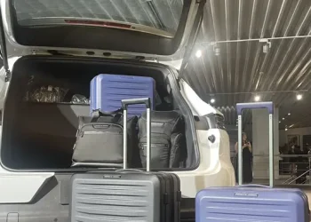 Koper Traveling Berdesain Sporty Fungsional untuk Berbagai Perjalanan