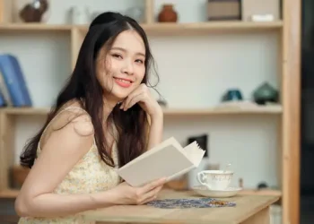 Inspirasi Beauty Essentials Anak Dangdut Academy dari Lip Tint hingga Parfum